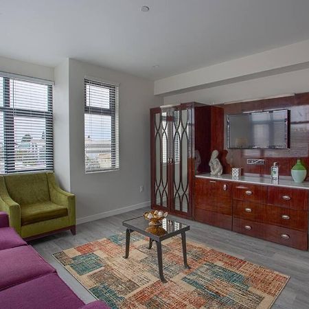 Cali King Size One Bedroom Luxurious Suite In Dtsd Сан Диего Екстериор снимка